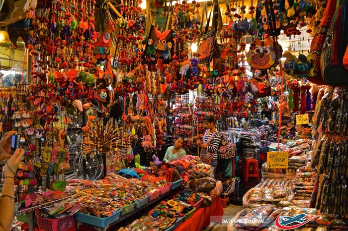 Chợ cuối tuần Chatuchak là một trong những điểm đến không thể không ghé qua ở Bangkok