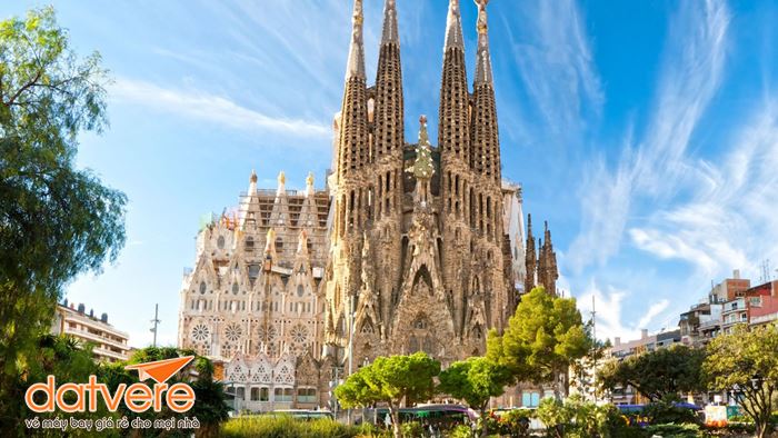 Nhà thờ La Sagrada Familia Tây Ban Nha