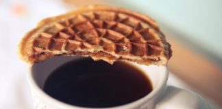 Những món ăn đường phố ngon nhất xứ sở hoa tuplip Hà Lan Bánh Stroopwafelh