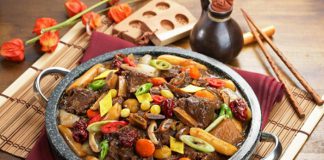 Ẩm thực Hàn Quốc ngày Tết có gì hấp dẫn? Galbijjim (Sườn bò hầm Hàn Quốc)