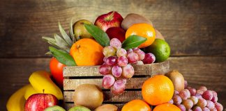 Có được mang hoa quả và các loại hạt lên máy bay không? Hoa quả, trái cây tươi được phép mang lên các chuyến bay nội địa. Nhưng phải được đóng gói cẩn thận