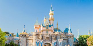 Khám phá các công viên Disneyland trên toàn thế giới Công viên Disneyland ở California, Mỹ
