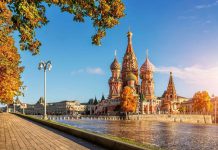 Tháng 8 nên đi du lịch nước nào lý tưởng nhất? Du lịch tháng 8 ở châu Âu - Ghé Matxcova xem mùa thay lá