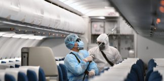 Biện pháp phòng tránh virus corona khi đi máy bay Virus corona có thể bị lây nhiễm khi đi máy bay không?